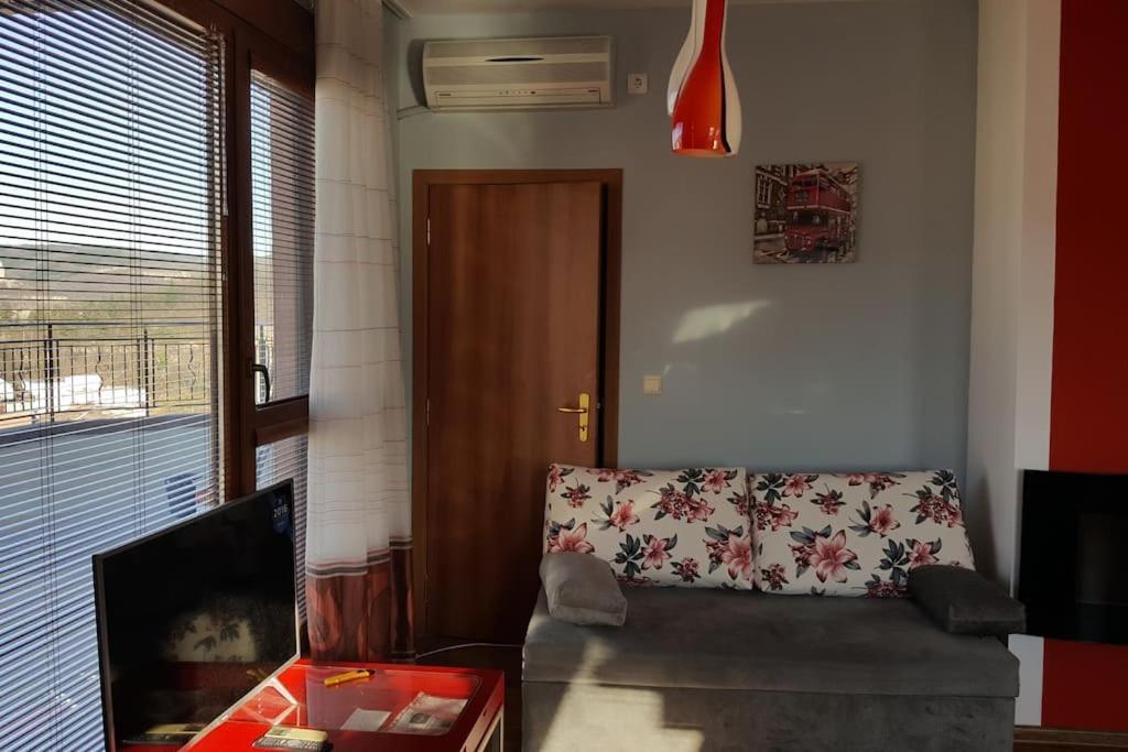 Unique Studio- Great Balcony And View! Parking Possibility! Veliko Tarnovo Exteriér fotografie