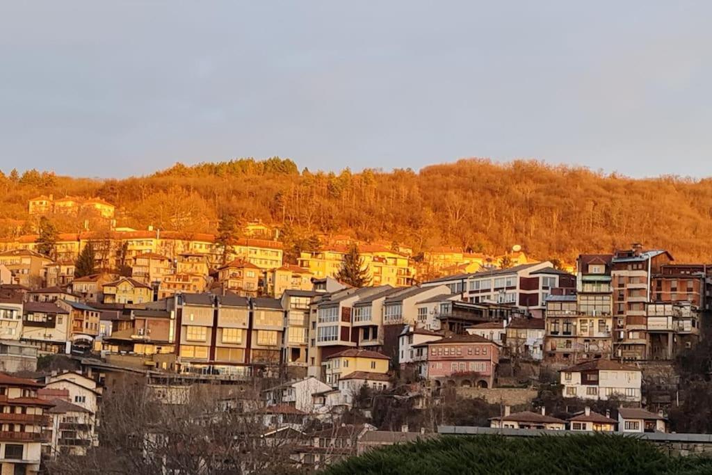Unique Studio- Great Balcony And View! Parking Possibility! Veliko Tarnovo Exteriér fotografie